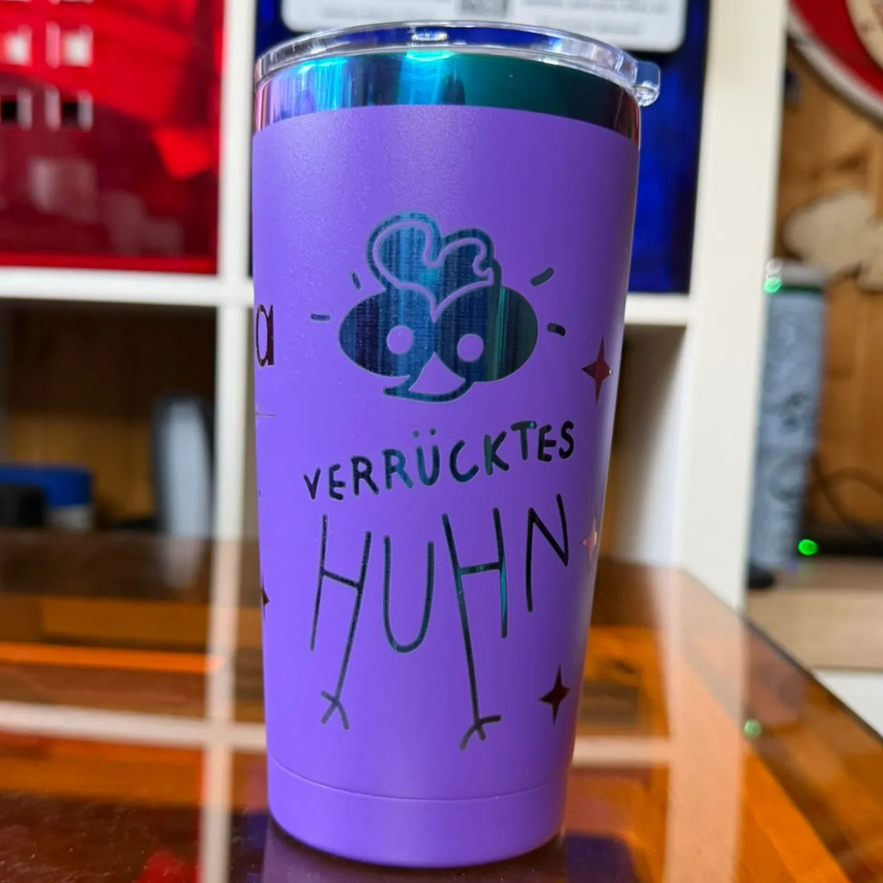 Purple-to-iridescent tumbler test grid
