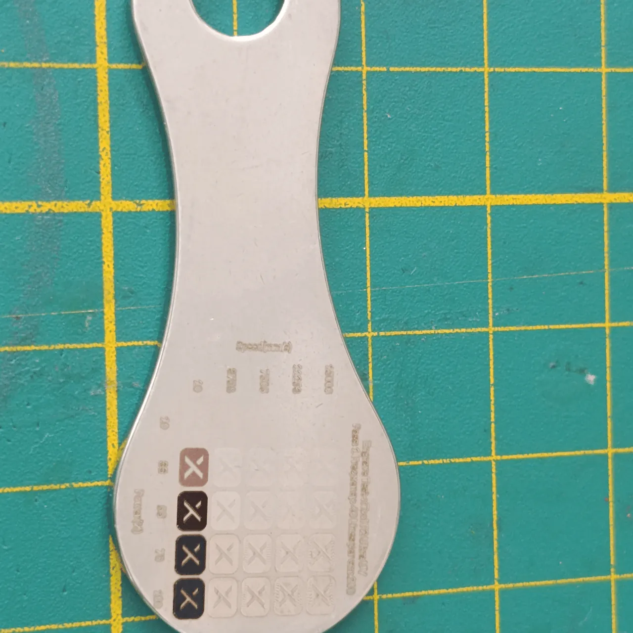 1.8mm Stainless Steel Silver Bone Dog Tag test grid
