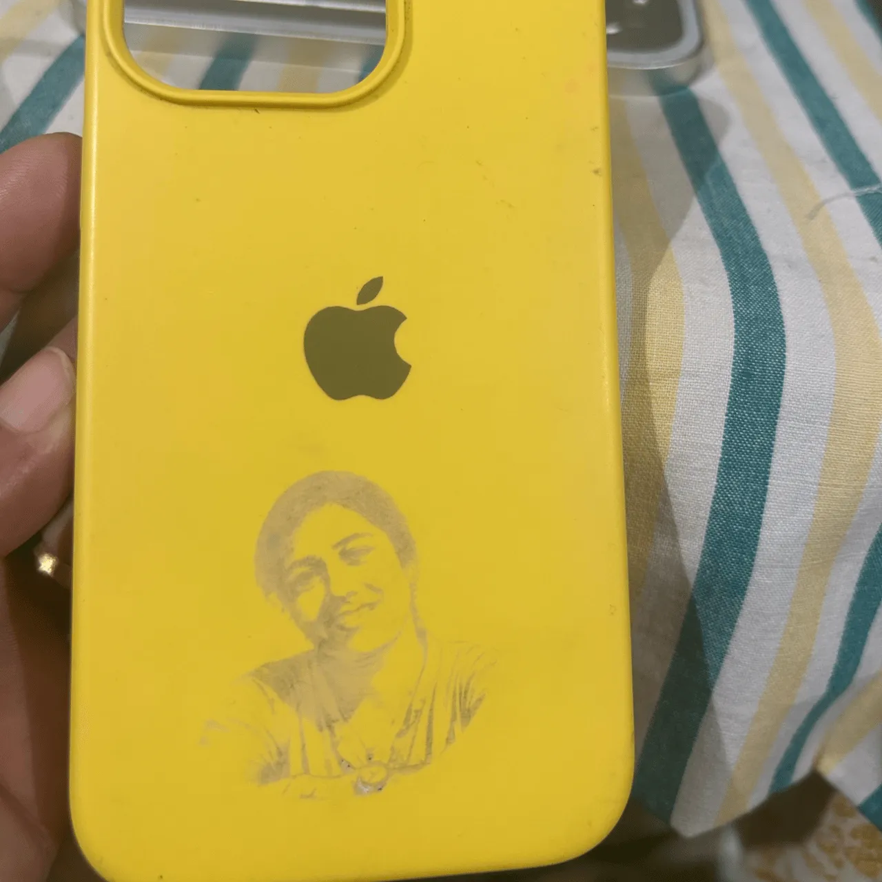 Yellow silicone phone case test grid
