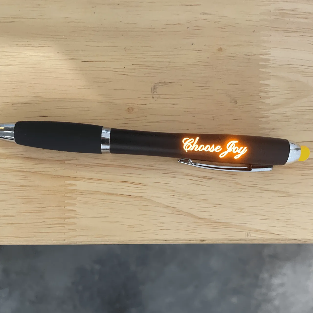 Black Stylus Ballpoint Pens With LED Light test grid