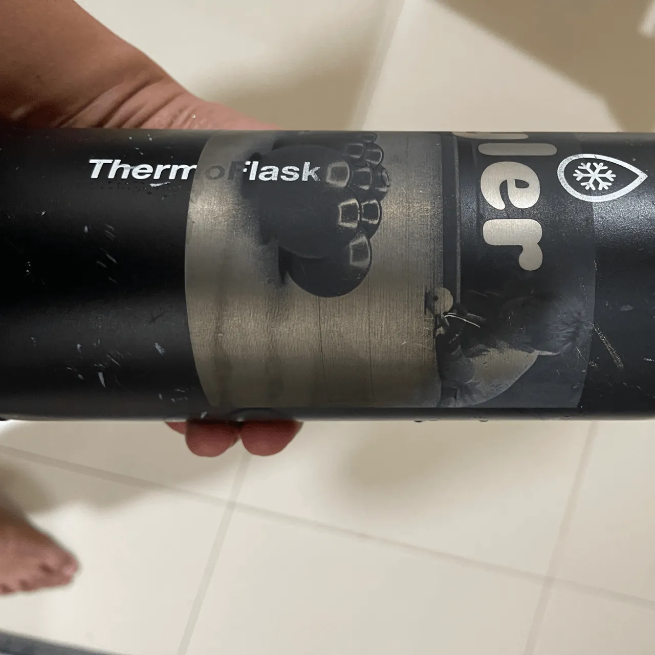 32oz(950ml) Black Insulated Water Bottle with Chug Cap test grid