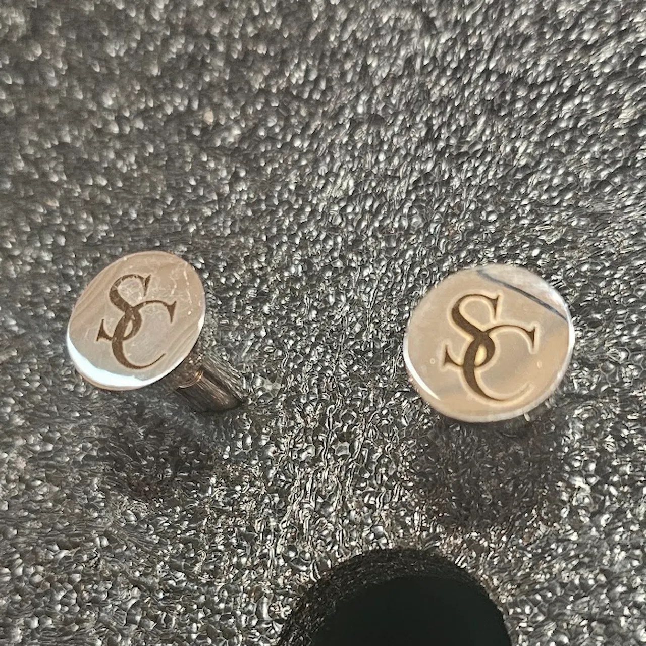 Round Stainless Steel Tag - Silver test grid