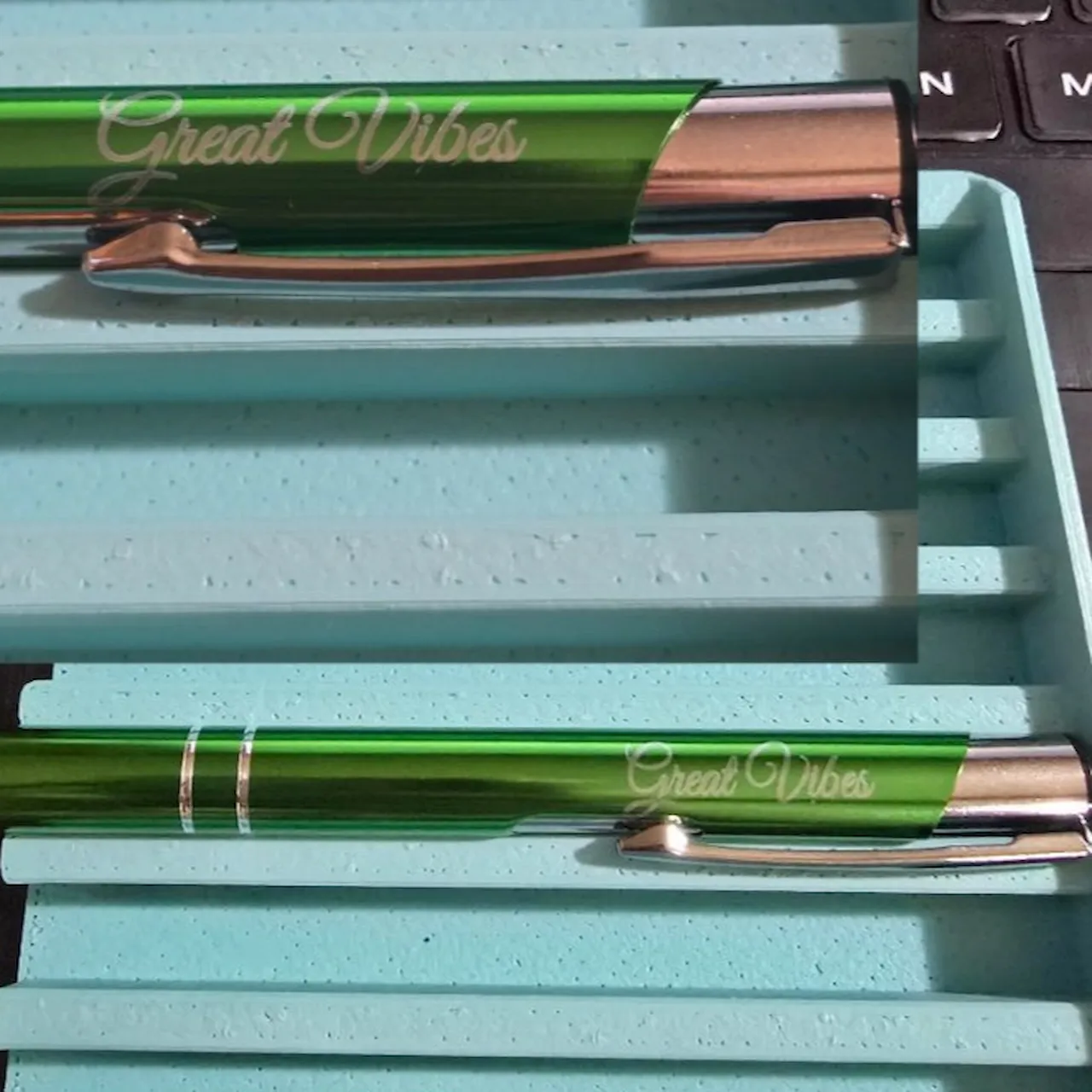 Green Stylus Ballpoint Pens With LED Light test grid